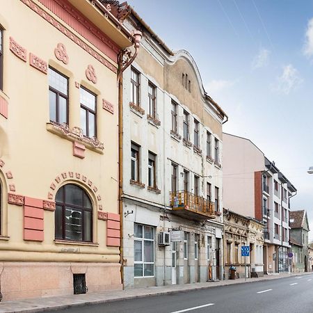 Apartamento Rustic Visual Oradea Exterior foto